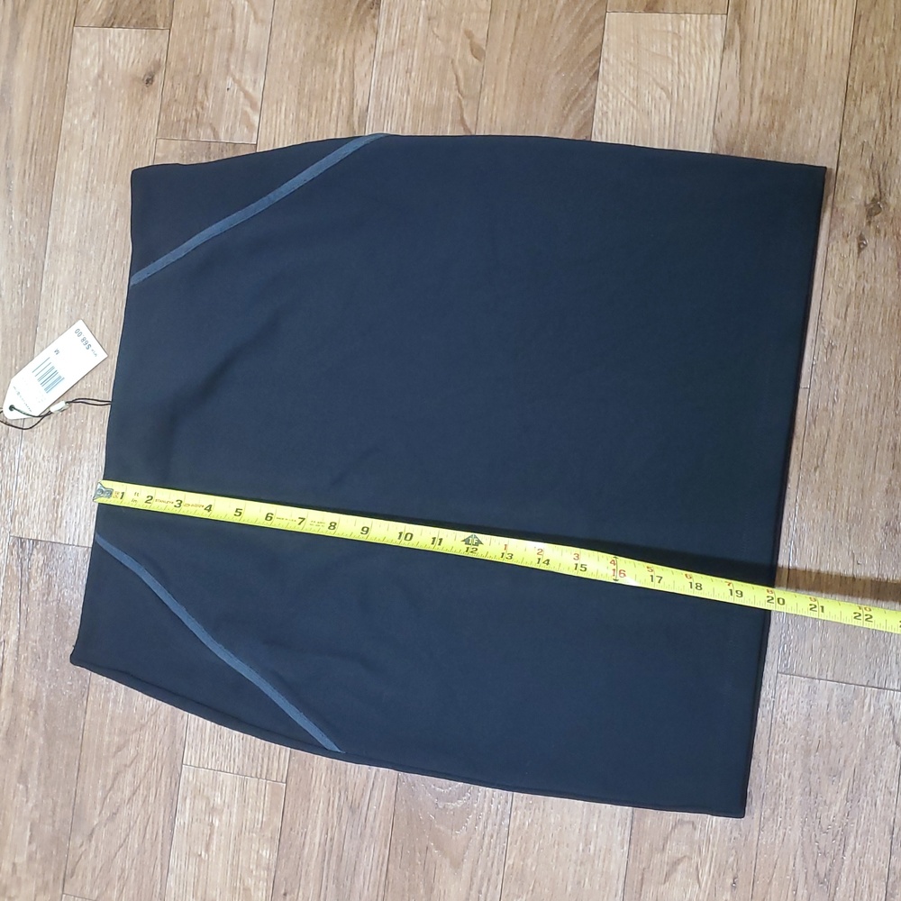 Sophie Max Black Skirt with Gray Details - Picture 2 of 7
